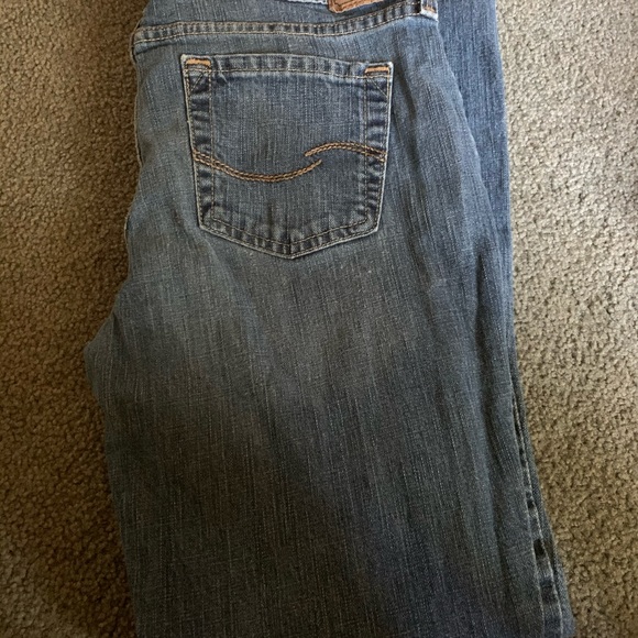 Levi’s - Picture 2 of 2